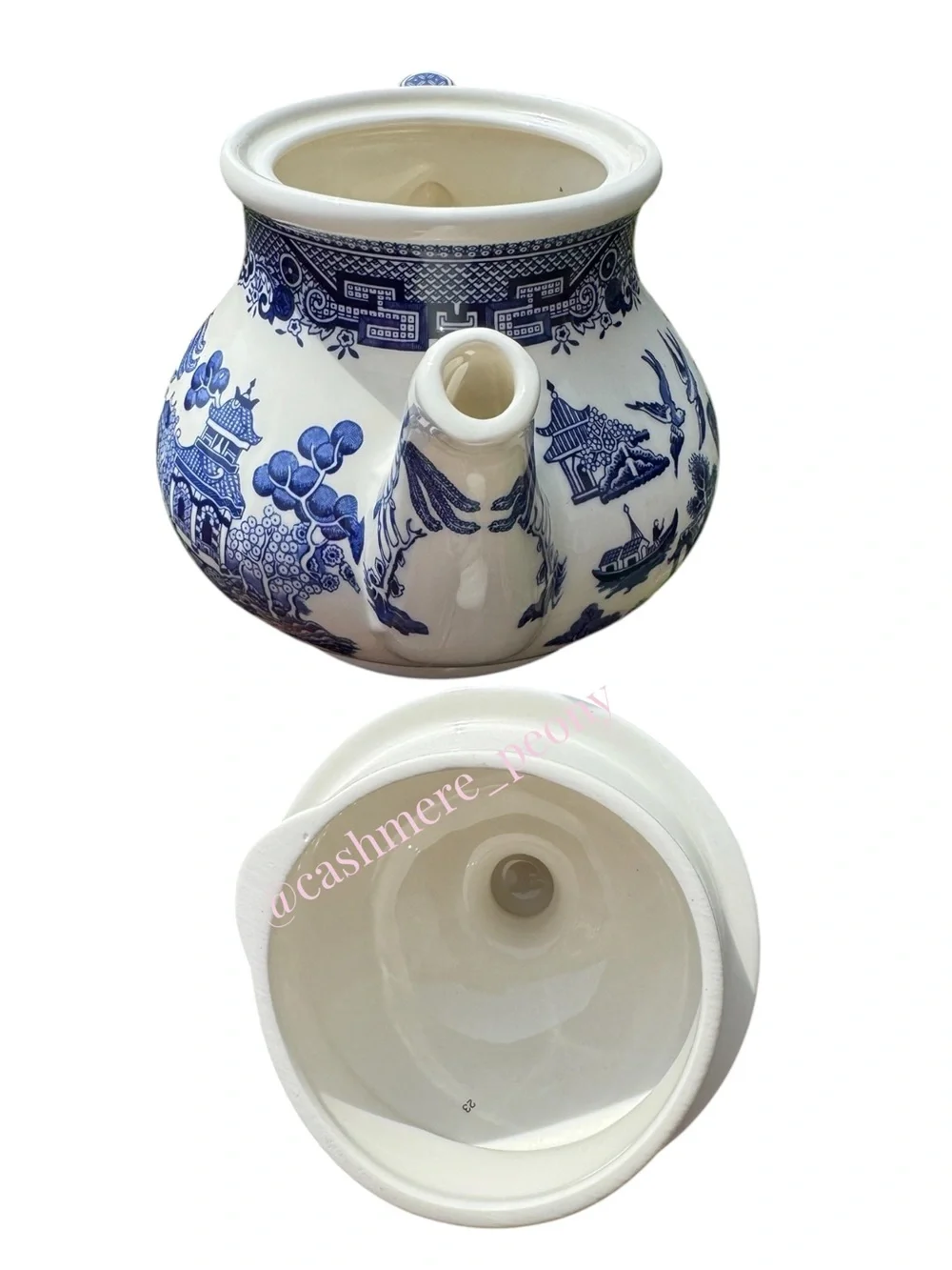Churchill England Vintage Blue Willow Porcelain Teapot Collectible